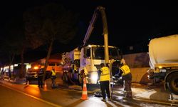 Menteşe’de gece mesaisiyle kanal temizliği yapıldı