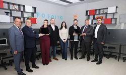 Okul-sanayi işbirliğiyle okullara bilgisayar bağışı