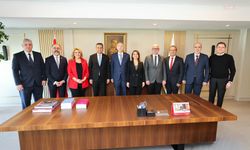 CHP'nin eczacı milletvekillerinden yeni TEB Başkanına ziyaret