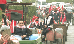 Gümüldür’de mandalina üreticilerinden traktörlü konvoy