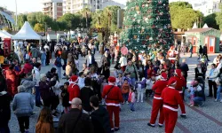 Karşıyaka'nın geleneksel Yılbaşı Festivali başladı