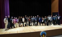 Foça Belediye Tiyatrosu Turgutlu’da perdelerini açtı