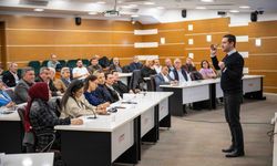 İzmirli muhtarlar Bornova Muhtarlar Akademisi'nde buluştu