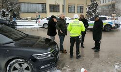 DEM Partili belediye başkanının resmi aracına haciz