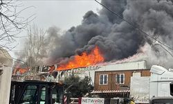 Ataşehir’de 4 katlı yapıda yangın çıktı!