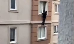 Aileler kapıya dayandı, çift kendini aşağı bıraktı