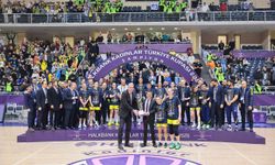 Başkan Çavuşoğlu derbi coşkusuna katıldı