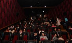 Belediyeden çocuklara yarıyıl tatilinde sürpriz sinema gösterimi