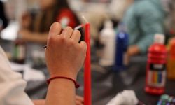 Üç kuşak mum boyama atölyesinde buluştu