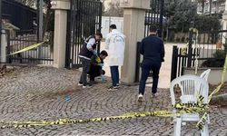 Annesinin cenazesinde kardeşine ateş etti