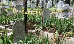 Mezarlıkta poşete sarılı halde cenin bulundu