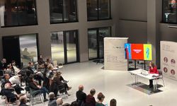 Nilüfer'de distopyada kadın kimliği tartışıldı