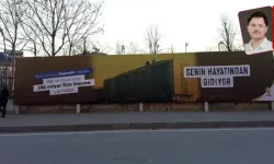 Tepki çeken AKP afişleri İstanbul’da kaldırılmaya başlandı