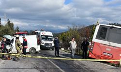 Bornova’da otobüs ile panelvan çarpıştı: 1 Ölü, 8 Yaralı