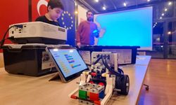 Başkan Yetişkin geleceğin teknolojisini gençlerle buluşturuyor