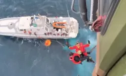 İzmir açıklarında batan göçmen botundan 2 kişi kurtarıldı