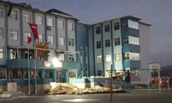 Fırtınanın çatısını uçurduğu okulda eğitime ara verildi