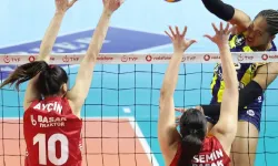 Galatasaray Daikin - Fenerbahçe Medicana maçında erteleme