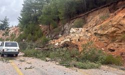 Muğla’da Sağanak Sonrası Heyelan: Yol Kısmen Trafiğe Kapandı