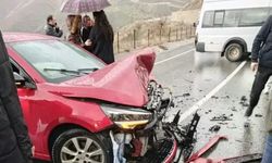 Siirt’te öğrenci servisi ile otomobil çarpıştı: 12 yaralı