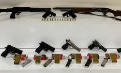 Bornova’da aileye silah operasyonu: 3 tutuklama