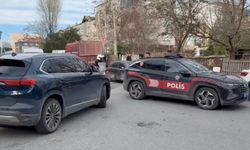 Küçükçekmece’de polislere bıçaklı saldırı!