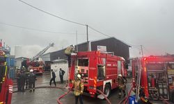 Eyüpsultan’da iş yerlerinde yangın paniği!