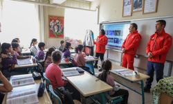 Efeler’den kahramanlarından miniklere afet eğitimi