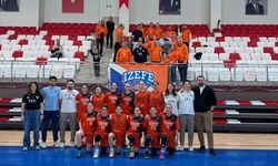 İzmir’in kız çocukları tarih yazıyor