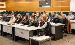 Bornova'da muhtarlar için Dijital Dönüşüm Eğitimi