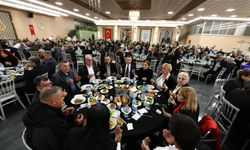 Akın:"Her mahalleye eşit hizmet için muhtarlarla omuz omuza çalışıyoruz"