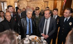 Kuşadası’nda ilçe protokolü, vatandaşlarla bayramlaştı