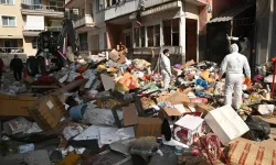 Karabağlar’da çöp ev dehşete düşürdü