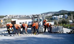 Kuşadası Belediyesi'nden kent genelinde kesintisiz yol mesaisi