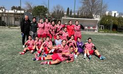 Konak'ın kızları grup liderliğini bırakmadı