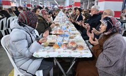 Manisa Büyükşehir Belediyesinin iftar sofrası Soma’da kuruldu