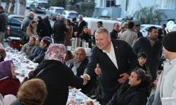 Urla’da Ramazan’ın bereketi dayanışma sofralarında paylaşıldı
