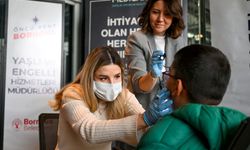 Bornova'da işitme engelli öğrencilere diş taraması ve tarih yolculuğu