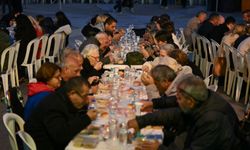 Bornova'da Kadir Gecesi'nde büyük iftar buluşması