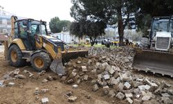 Turgutlu Belediyesi Fen İşleri ekiplerinden eş zamanlı çalışma