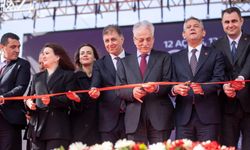 "İzmir CHP'li başkanlarıyla hizmetin şehridir"