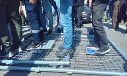 Meslek Fabrikası önünde gerginlik ve polis müdahalesi