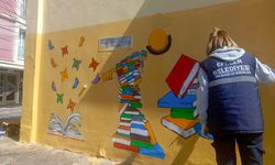 Efeler'in parkları renkleniyor