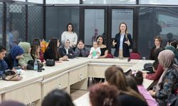 Anne Destek Programı mezunları sertifikalarını Başkan Mutlu'dan aldı