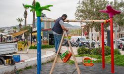 Kuşadası'nda çocuk parkları bahara hazırlanıyor