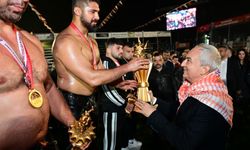 Balıkesir’in Gururu Enes Doğan, Kepez’de tarih yazdı