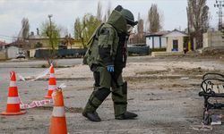 Mersin’de bahçede toprağa gömülü el bombası bulundu