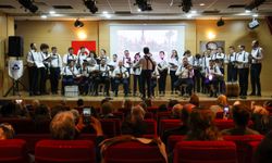 Buca'da notalar farkındalık için yükseldi