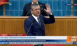 Özgür Özel rest çekip el yükseltti