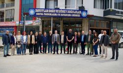 Kuşadası Belediyesi heyetinden Davutlar’a hizmet çıkarması